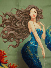 Carica l'immagine nel visualizzatore di Gallery, Nerina, the Pearl Weaver

